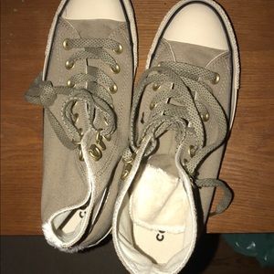 Khaki fur converse high tops